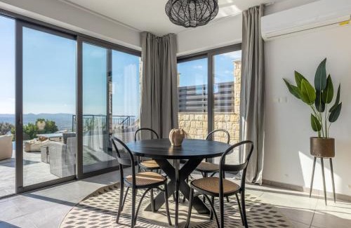 Peristerona House | Sanders View