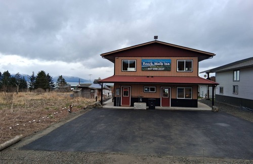 Homer Apartment | SANDPIPER STUDIO, BEACH WALK INNnRENT ALONE ORnADD AS ACCESS TO THE BEACH SUITE