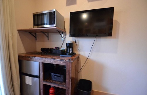 Virgin Apartment | Sandstone Studio w/Private Courtyard, 20 minutes from Zion