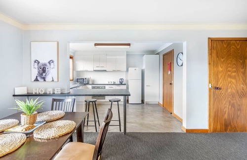 Sandy Bay Apartment | Sandy on the Hill: Bay & River Views