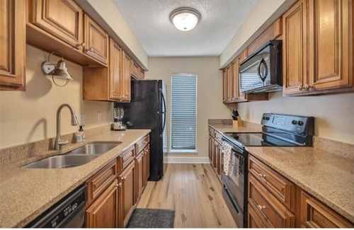 Saint Simons Heights Condo | Sandy Toes. Cozy 2 Bedroom 2 Full bath. Sleeps 6. 30 day rental rates available