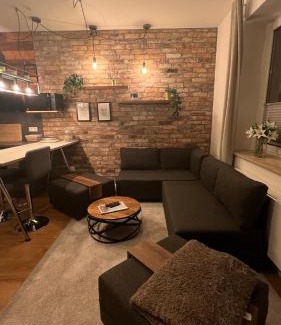 Nordstadt Apartment | Sanierte Wohnung mit Balkon im Hochparterre