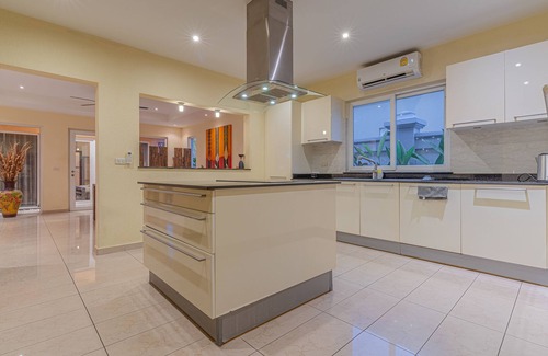 Nong Prue Villa | Sanook Pool Villa,Luxury-5km-Wlkg St/Beach-5min-7-11