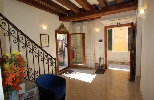 Dorsoduro House | Santa Margherita Guest House
