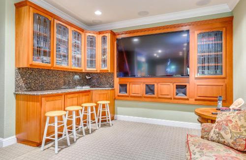 Scenic Brush Creek House | Santa Rosa Home with Private Pool and Tennis Court