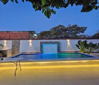 Tropical Lowlands House | Santorini