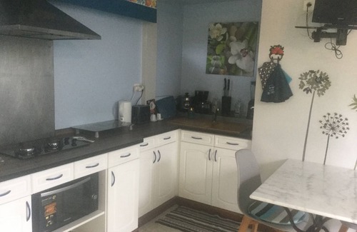 Saint-Joseph Apartment | Saphir et sa Piscine à Débordement 3D Avec Bar à Punch Intégré