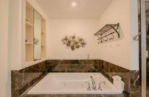 South Padre Island Apartment | Sapphire Beachfront Condo #1108