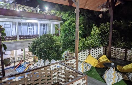 Lingsar House | Sarasutha hotel and pool