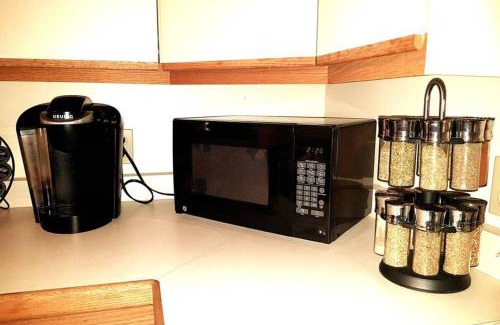 Sarnia Apartment | Sarnia Secret - BIG, Private 3 BR/2 BA APT by HWY