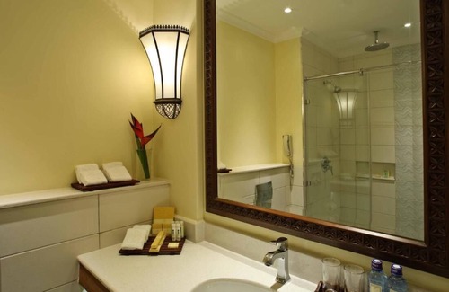 Nyali Bed & Breakfast | Sarova Whitesands Beach Resort & Spa 2