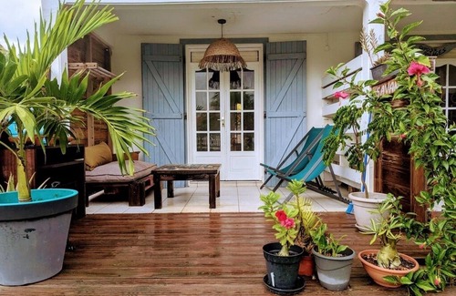 Terre-de-Haut Apartment | Savane-Studio-Family-Ensuite with Shower-Terrace