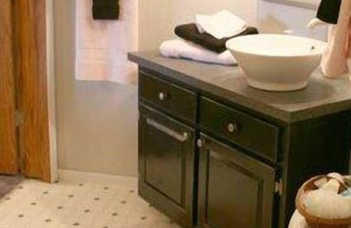 Devils Tower House | Sawin Logs Inn