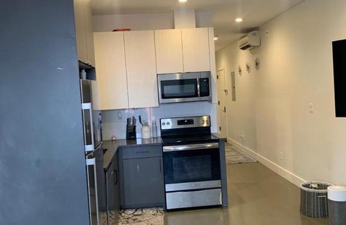 Mott Haven Apartment | Scenic gem in the Bronx