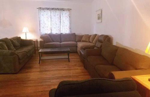 Bloomingburg House | Scenic Hiking Paradise! Deck and Fire Pit!!