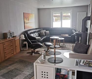 Flegessen Apartment | Schöne offene Ferienwohnung mit großer Terrasse.