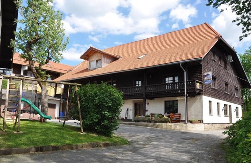 St. Oswald Apartment | Schönes 38qm Appartement mit kombinierten Wohn/Schlafzimmer und Balkon