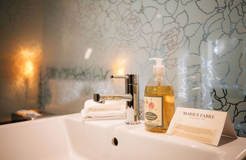 Konolfingen Hotel | Schloss Huenigen