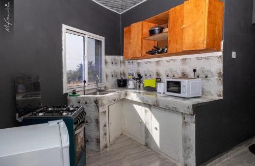 Bakau Apartment | Sea-front Suite - Sleeps 3 - Cape Point - Bakau