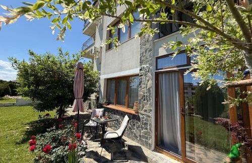 Byala Apartment | Sea Garden Escape - Byala