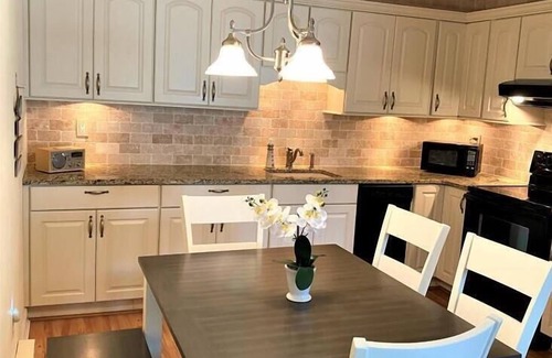 Village Green Condo | Sea Isle City - Situated midway between Historic Cape May and the "Always Turned On" Atlantic City