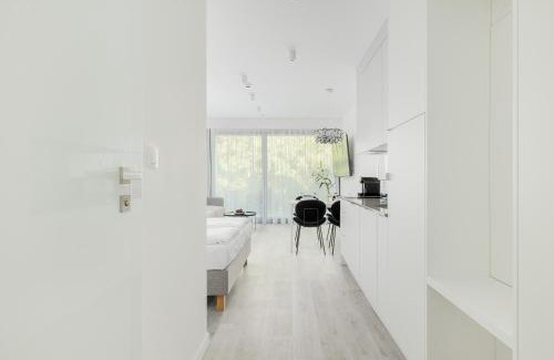 Uniescie Apartment | Sea&Lake Luxurious Apartments with Parking by Noclegi Renters