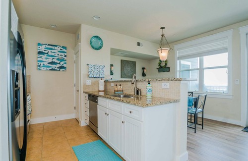 Red Fish Cove Condo | Sea Pointe- The Perfect Beachfront Destination - Brand New Elevator