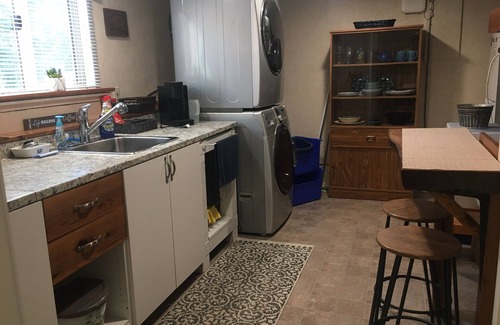 North Cowichan House | Sea Shell Inn. A cozy hideaway