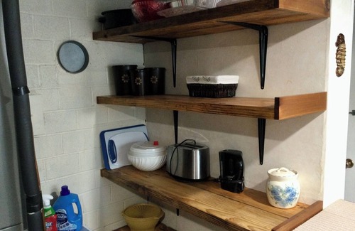 North Cowichan House | Sea Shell Inn. A cozy hideaway