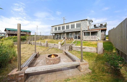 Moclips Apartment | Sea Star Studio - Ocean View - Steps to the Beach, Dog Friendly