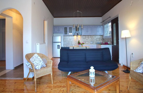 Frinion Condo | SEA VIEW APARTMENT IN LEFKADA TOWN