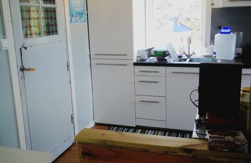 Tyreso O House | Sea-view cottage high up in the trees