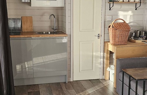 Dunbeath Cabin | Sea view Luxury Cabin, King bed, walk to Harbour and Beach