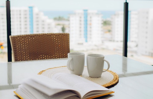 Trikomo House | Sea-view one-bedroom apartment in a beachfront resort, Trikomo