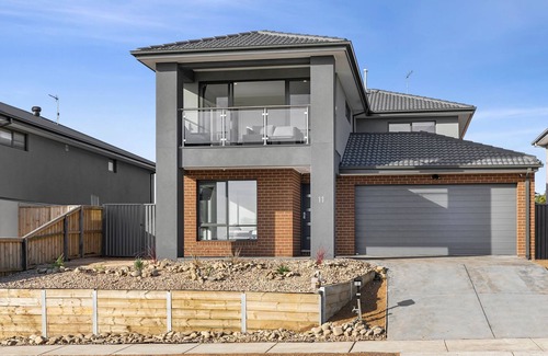 Clifton Springs House | Sea View Seaside Retreat, Pet friendly.