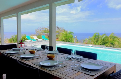 Malendure Villa | Sea view villa with salt pool