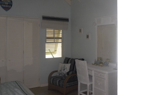 Bottom Bay House | Sea view with pool. Beautifully decorated throughout