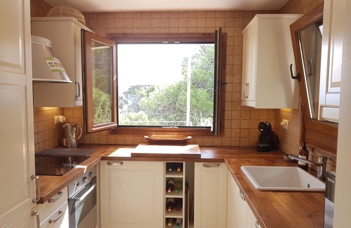 Begur Villa | Sea views, 2 Mins Walk to the Sea, Heated Pool, Air Con, Fibre WiFi, 85+ reviews