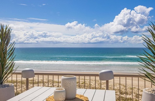 Tugun Apartment | Seacrest 9 - Absolute Beachfront Tugun - Linen Provided!