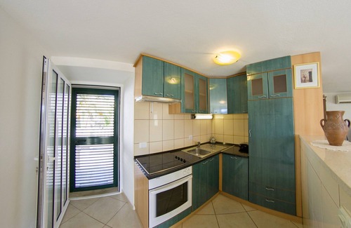 Sumartin House | Seafront vacation house with JACUZZI, 5 meters from beach