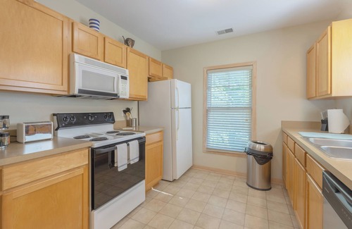Douglas Apartment | Seaglass Haven-downtown Douglas and close to beach