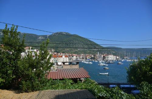 Komiza Apartment | Seahouse Komiža