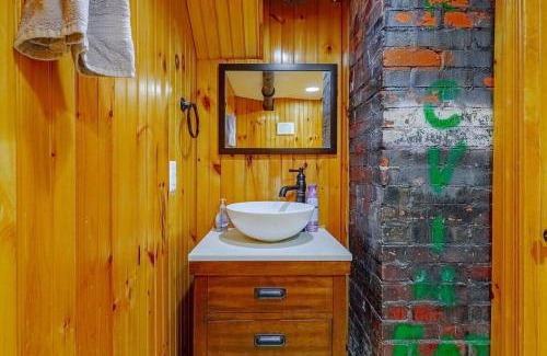 Winchester Apartment | Sean's Bar - Private Apartment