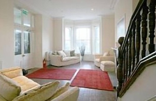Hele Apartment | searock 6 lovely and contempory one bedroom apartment sleeps 4 max level walking