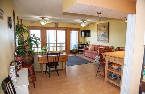 Hatteras Condo | Seas-The-Day has beautiful views of the Pamlico Sound!