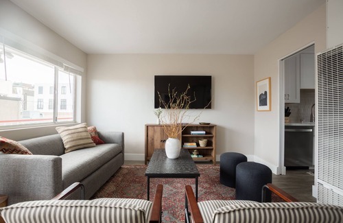 Village of La Jolla Apartment | Seashore IV by AvantStay | Comfortable La Jolla Flat 5mins from the Beach!