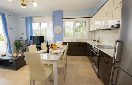 Faistos Apartment | Seaside Apartments-Ariadni