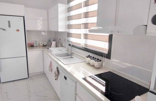 Bahceli House | Seaside Bungalow with Seaviews, 2 min walk from Beach Club & Restaurant