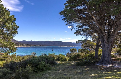 Bicheno House | Seaside House - Beachfront Holiday House