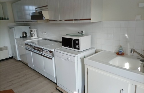 Hillion House | Seaside house with enclosed garden 3 bedrooms/7people Beach 550m away